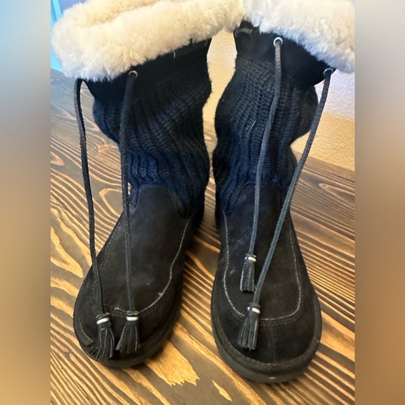 Ugg Cardi Cable Knit Boots Women’s Size 8 Black Sweater | Color: Black | Size: 8 - Picture 5 of 5